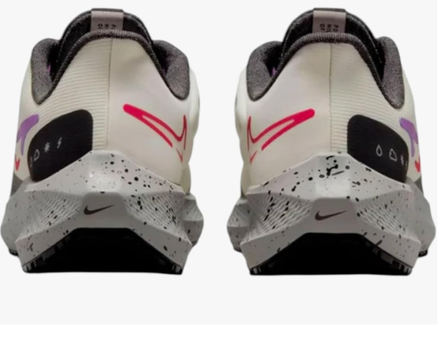 NIKE  Air Zoom Pegasus 39 Shield Sneaker